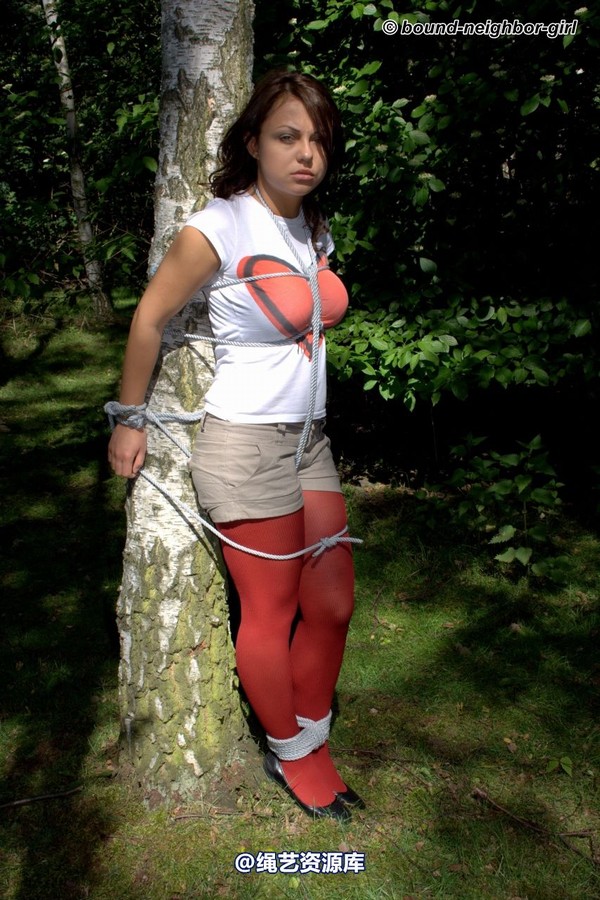 bound-neighbor-girl - Guest Helena - Tied up in the forest Part 1 第 24 张图片