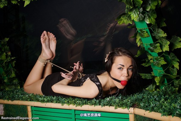 restrainedelegance - Two on One's Not Fair! 第 117 张图片