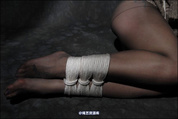simplytied - RR in jumper and tights 第 36 张图片