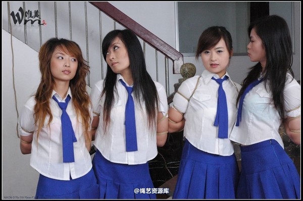 唯美之家 - 2008-09-24制服群绑 第 135 张图片