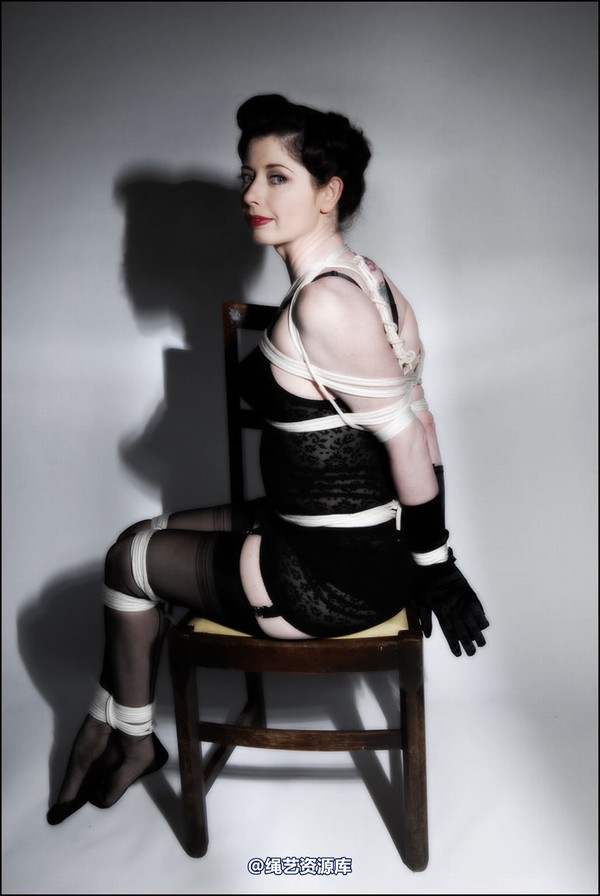 simplytied - 50s Girdle shoot 第 34 张图片