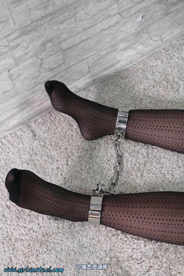 girlsinsteel - Heavy chinese cuffs 第 76 张图片