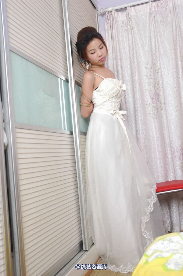 唯美之家 - 丽莎婚纱捆绑2010-7-8 第 35 张图片
