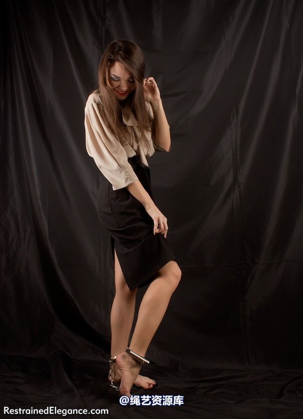restrainedelegance - The Interview 第 20 张图片
