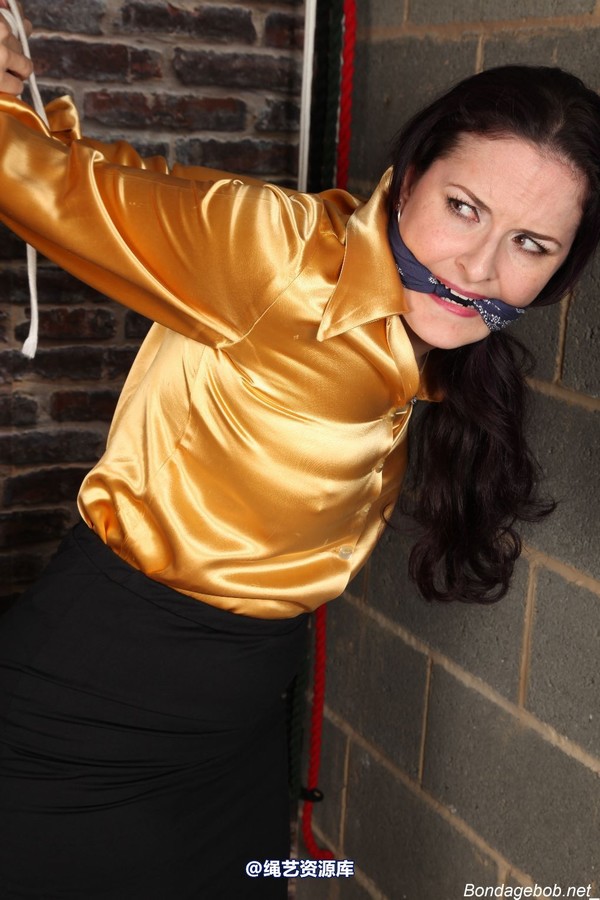 bondagebob - Caroline Pierce Taken to the garage 第 95 张图片