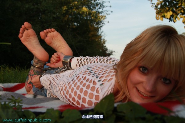 girlsinsteel - Hogtied in the sun 第 47 张图片