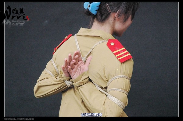 唯美之家 - 2008-08-06水柔军装 第 171 张图片