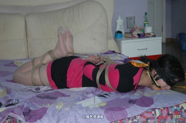 唯美之家 - 2010-12-29雪儿挣扎逃脱。 第 127 张图片