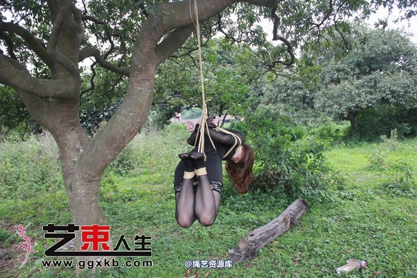 艺束人生 - 027-小蝶野外捆绑 第 51 张图片