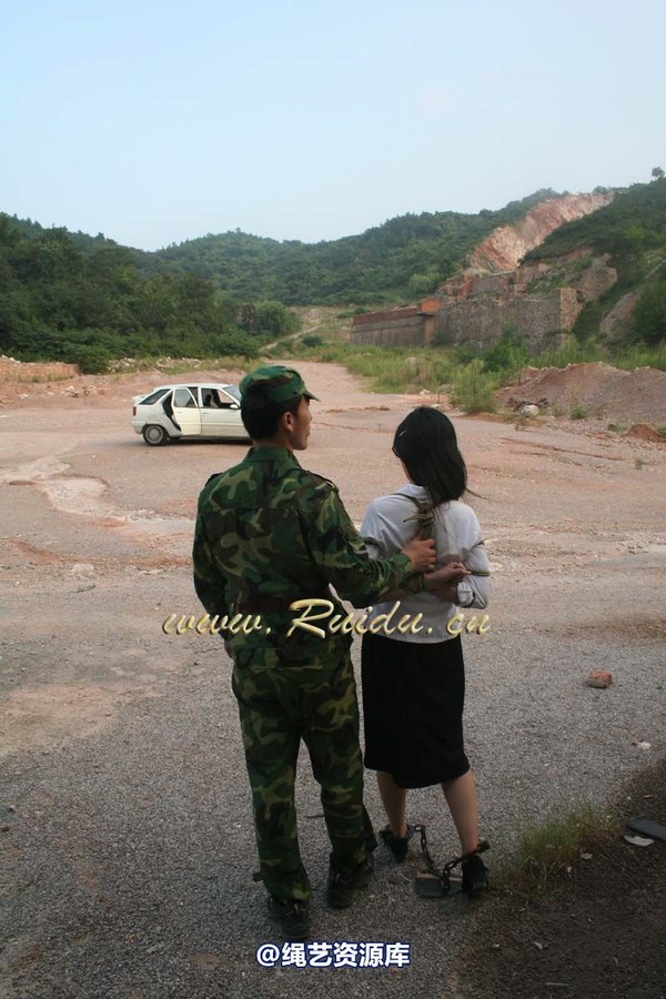 锐度主张 - 20071125第44期 宝宝室外捆绑图，有押解 第 59 张图片