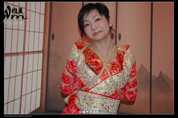 唯美之家 - 08-05-29盈盈汉服-护士装 第 186 张图片