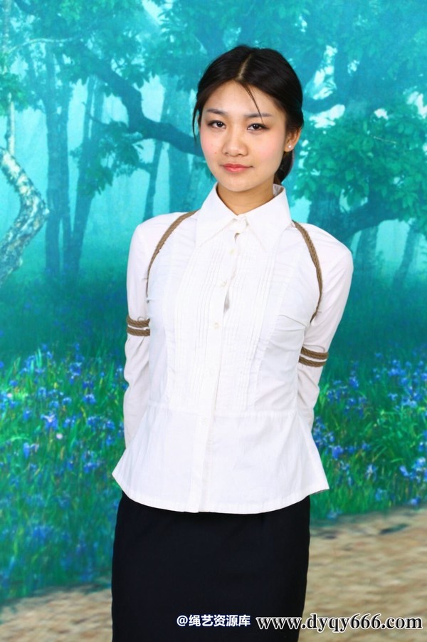 典雅倩影 - 509-押解女白领哓哓 第 15 张图片