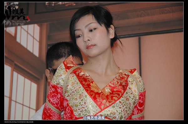 唯美之家 - 08-05-29盈盈汉服-护士装 第 5 张图片