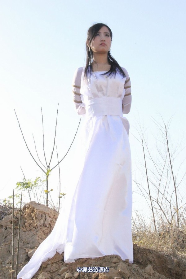 胜景山庄 - 213-侠女被绑 第 19 张图片