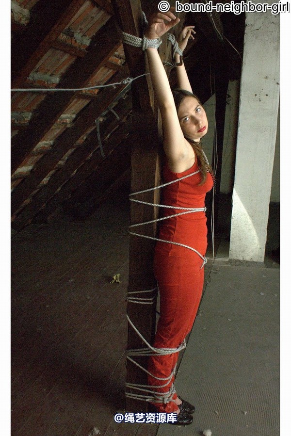 bound-neighbor-girl - Leonie tied up in the attic 第 26 张图片