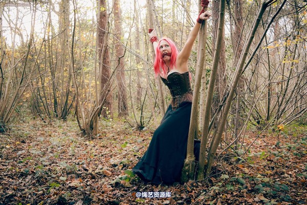 limitedaudience - 2014 elyssia hanging out in the woods 第 15 张图片