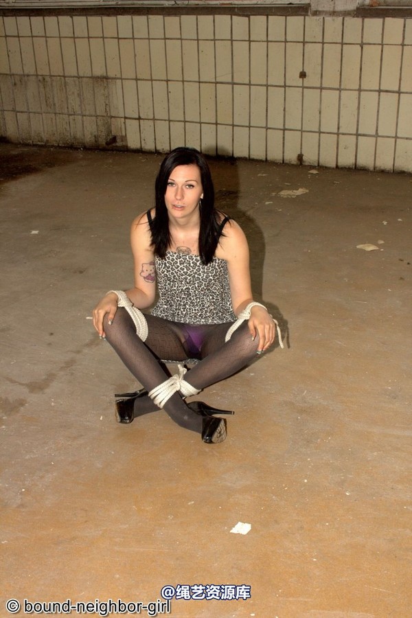 bound-neighbor-girl - Angel - Tied up in the ruins 5 第 13 张图片