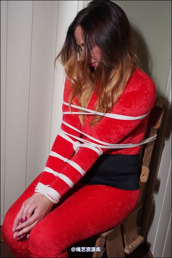 simplytied - Red catsuit landing tied 第 13 张图片