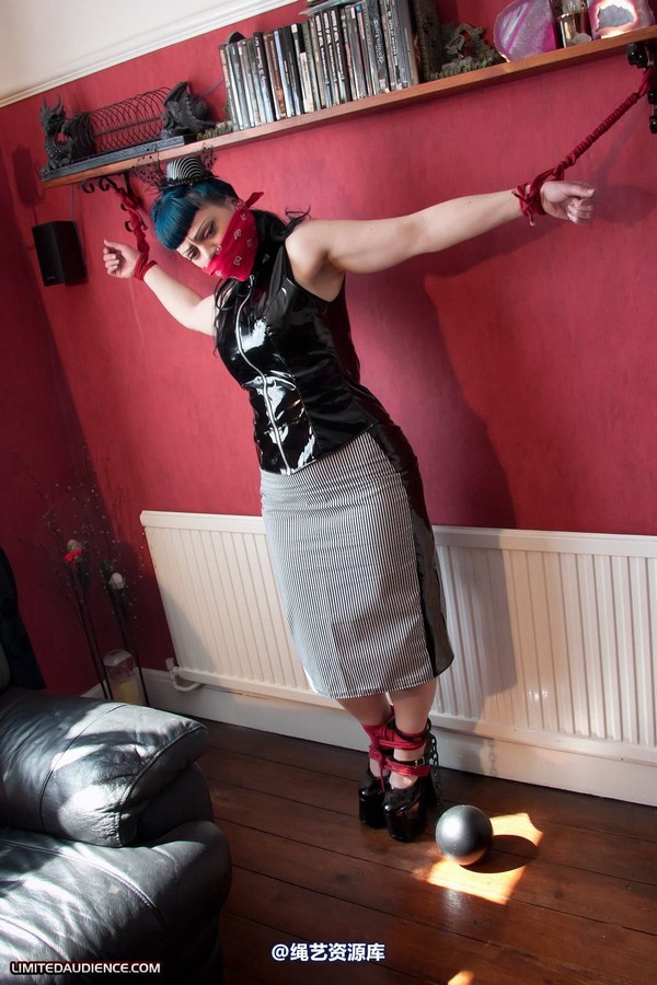 limitedaudience - 2011 raevan at her captor s mercy 第 27 张图片