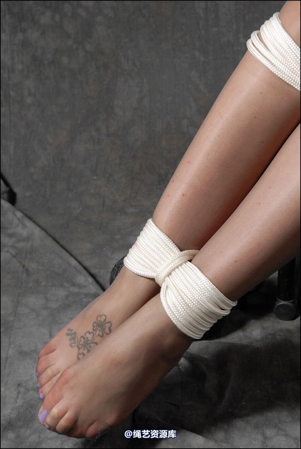 simplytied - Miss RR chair tied 第 36 张图片