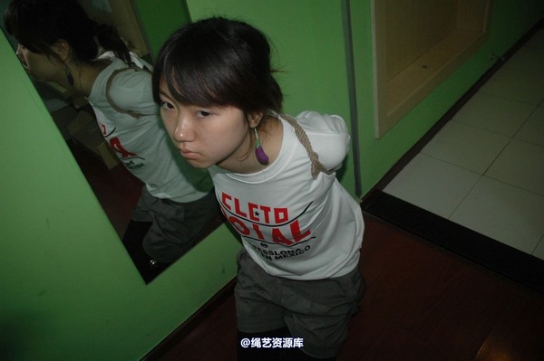 唯美之家 - 2010-10-22冉冉学生制服 第 1 张图片