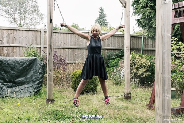 limitedaudience - 2014 kimmy louise powerless in chains 第 23 张图片