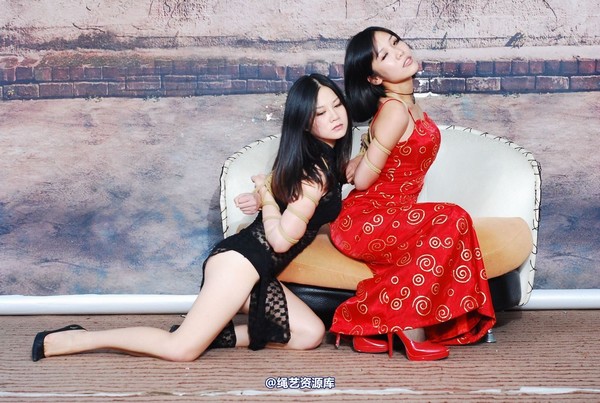 唯美之家 - 美女双缚 第 78 张图片