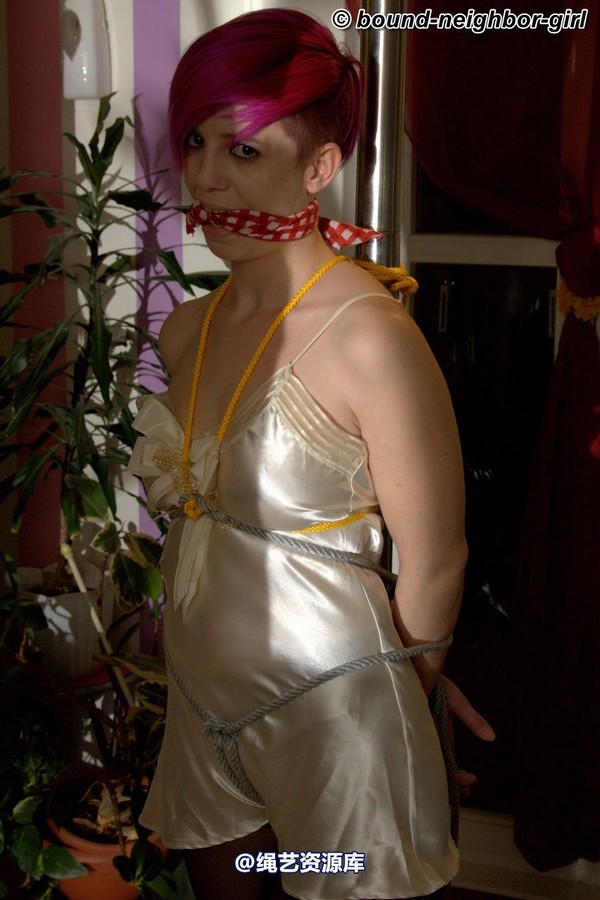bound-neighbor-girl - Holly - Tied up in her apartment 第 40 张图片
