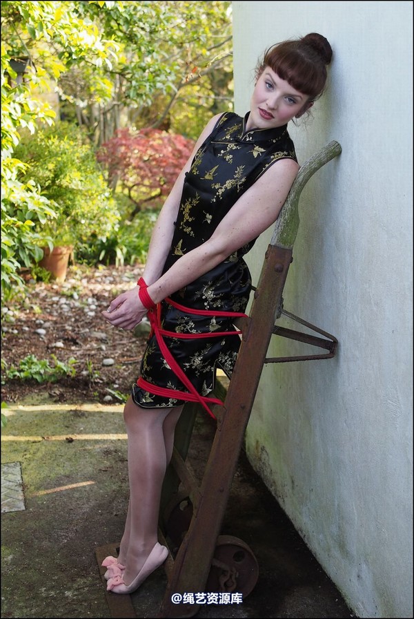 simplytied - RR on her trolly 第 11 张图片