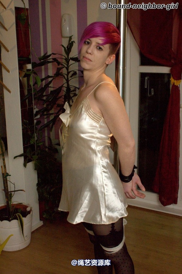 bound-neighbor-girl - Holly - Tied up in her apartment 第 18 张图片