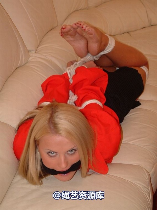 bondagebob - Jasmine Sinclair Red 70s blouse 3 Hogtie 第 5 张图片