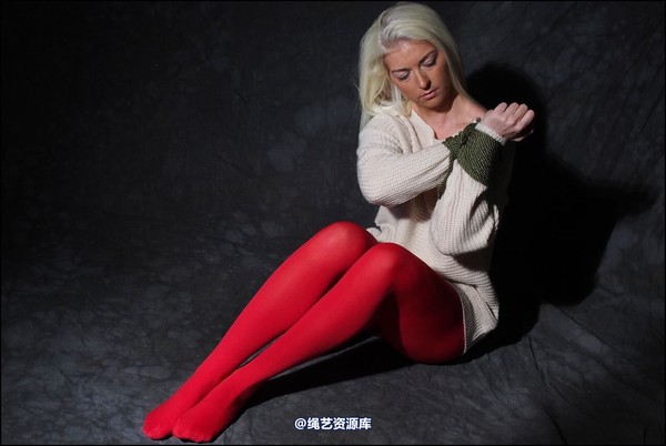simplytied - Blonde in red tights 第 12 张图片
