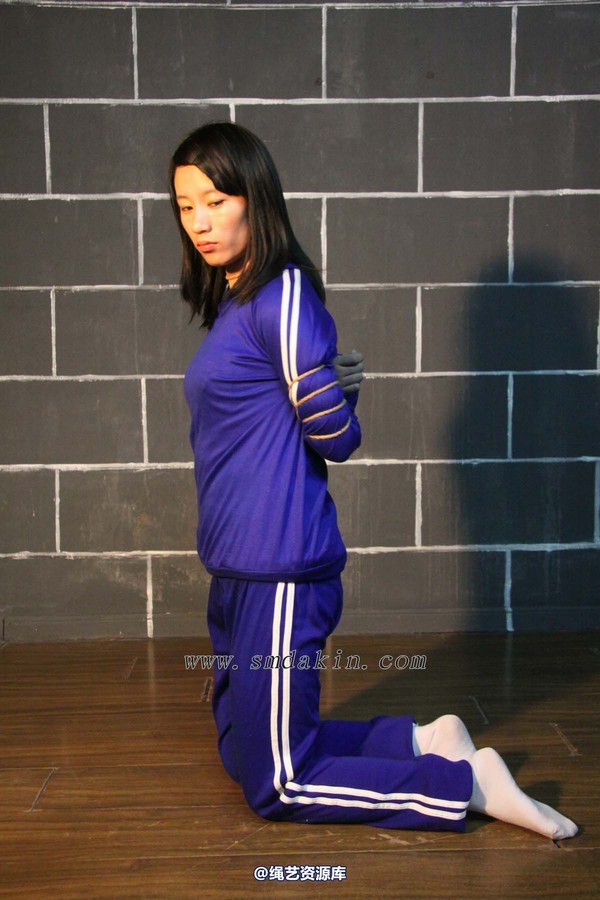 锐度主张 - 运动服白袜五花模特：珍珍 第 21 张图片