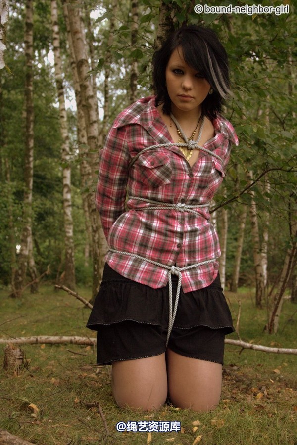 bound-neighbor-girl - Nadine - Adventure in the woods part 2 第 40 张图片