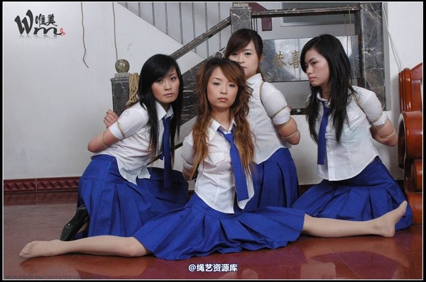 唯美之家 - 2008-09-24制服群绑 第 3 张图片
