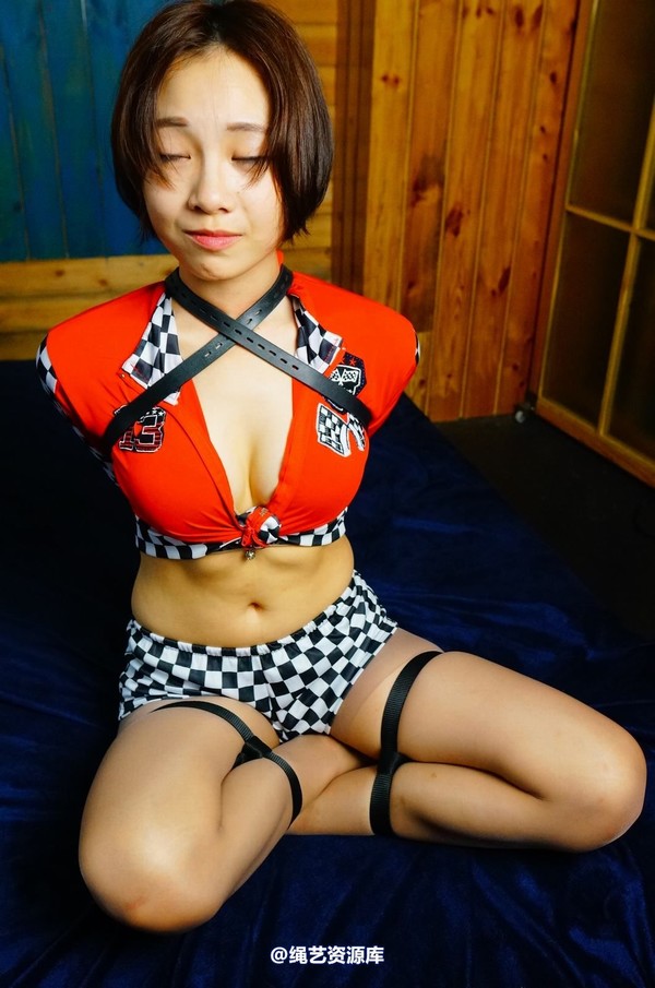 dk13美束馆 - 9.16-小仙儿赛车女郎-C120P 第 3 张图片