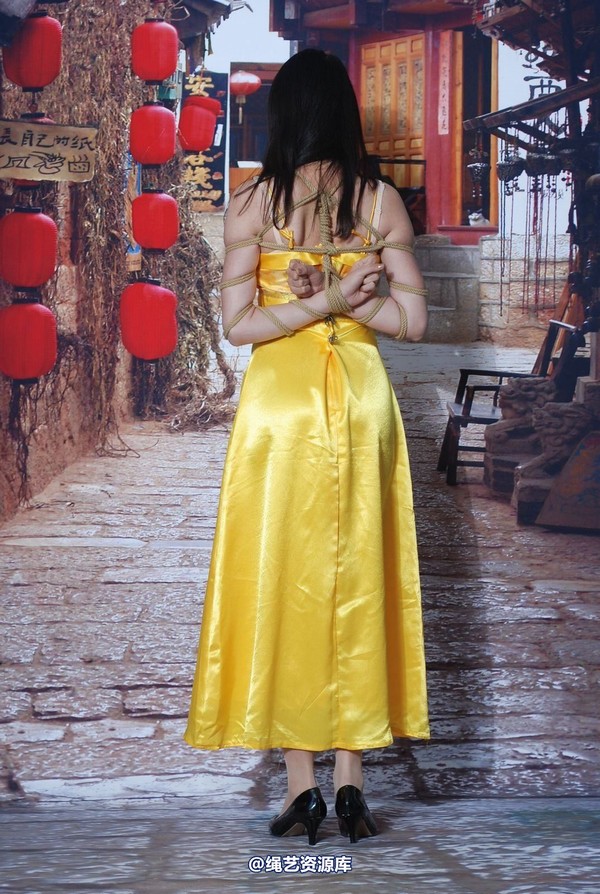 唯美之家 - 新模萧萧黄礼服 第 160 张图片