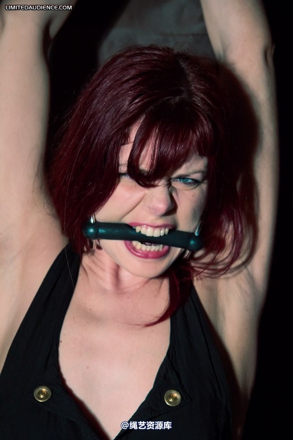 limitedaudience - 2011 scarlett chained and gagged 第 14 张图片