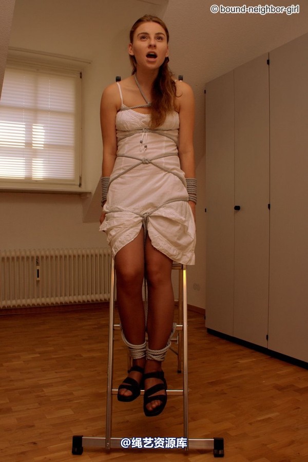 bound-neighbor-girl - Anastasia - Bound to a ladder 第 36 张图片
