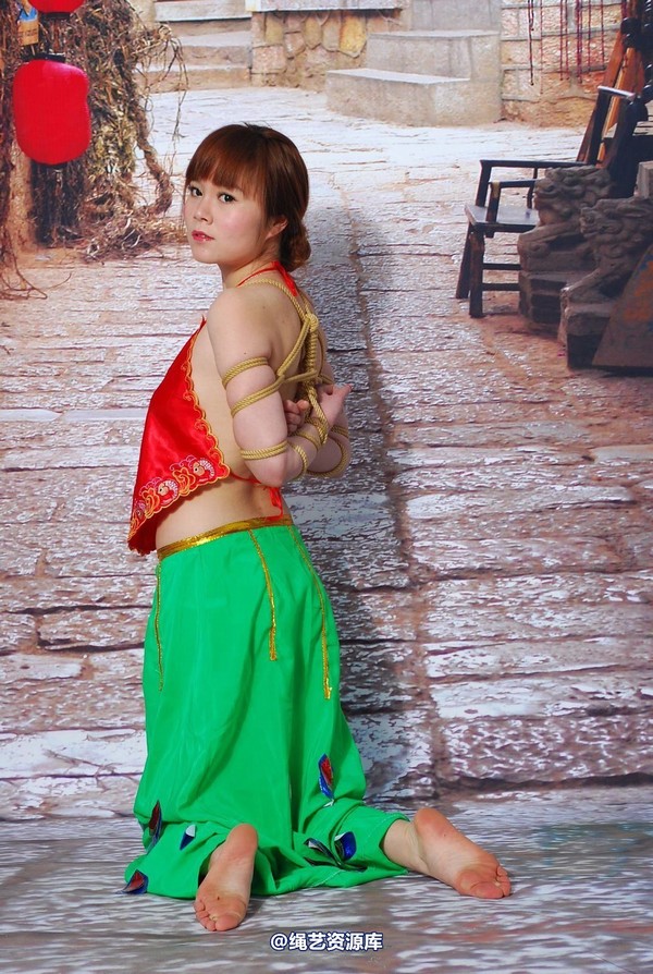 唯美之家 - 新模萌萌红肚兜 第 75 张图片