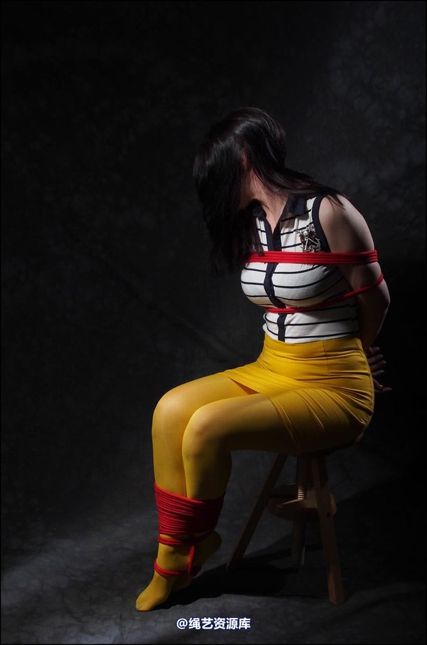 simplytied - Yellow tights red rope 第 13 张图片