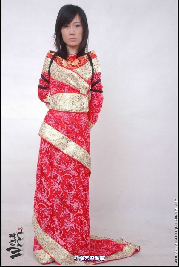唯美之家 - 2008-11-20雯雯汉服 第 21 张图片