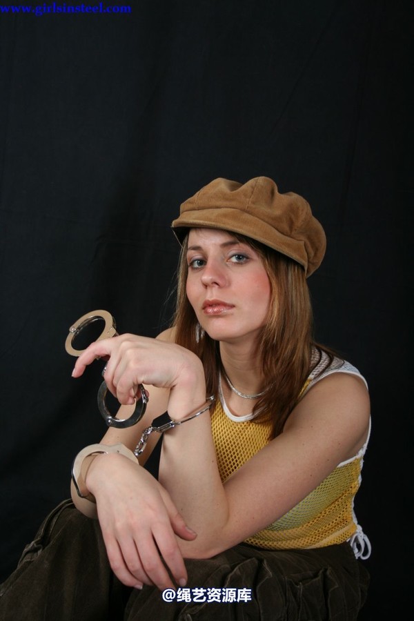 girlsinsteel - Miri in cuffs 第 58 张图片