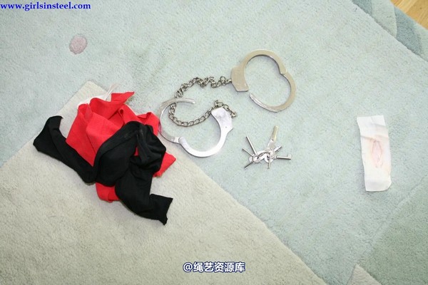 girlsinsteel - Irinas selfbondage 第 161 张图片