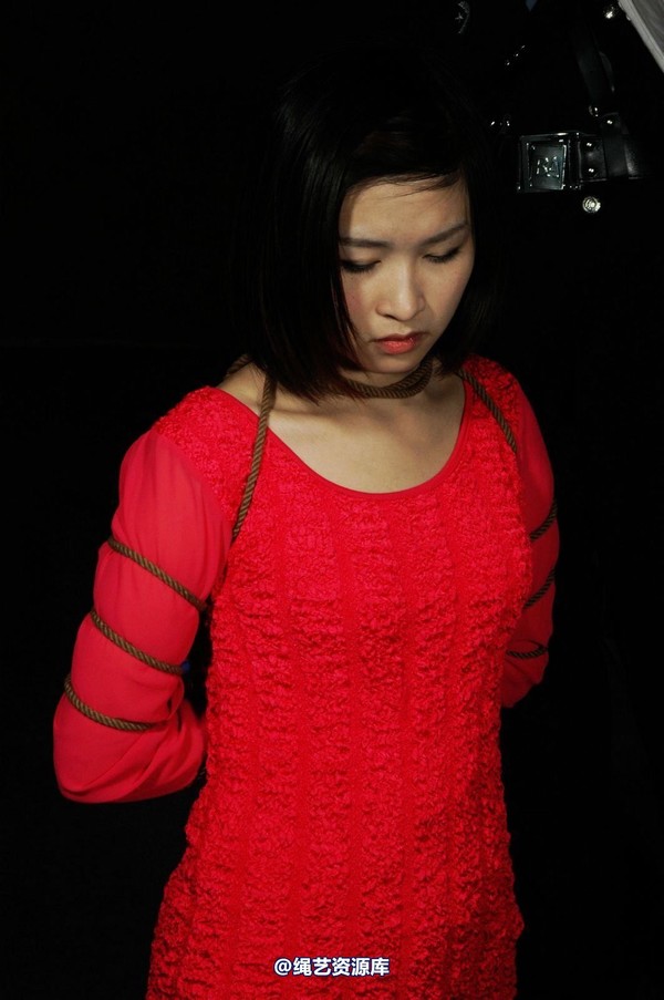 mj影视 - 梅晓枫―临刑捆绑2013-05-09 第 19 张图片