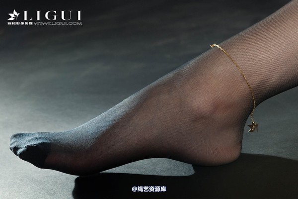 丽柜美束 - 2018-08-31 小戈 镣铐 第 42 张图片