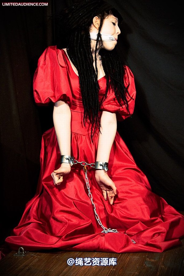 limitedaudience - 2009 catya lex eleven in the dungeon 第 7 张图片