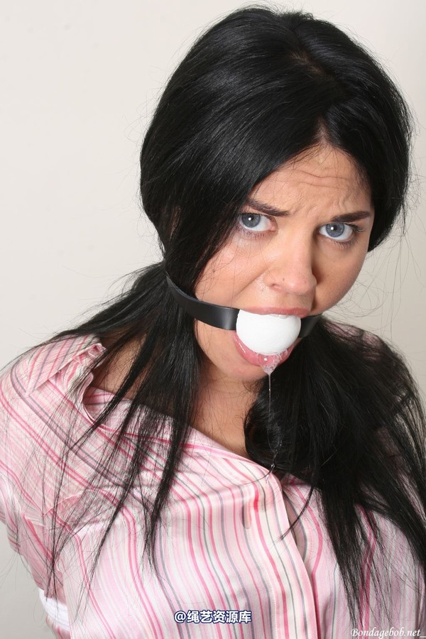 bondagebob - Monica Harris Drooling Strappado 第 36 张图片