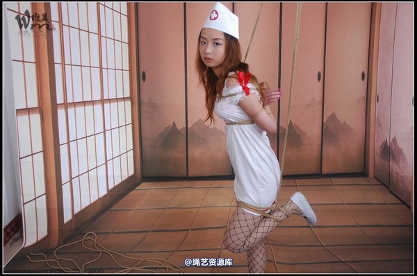 唯美之家 - 2008-11-5萱萱护士装 第 29 张图片