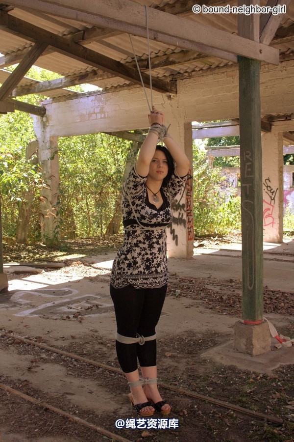 bound-neighbor-girl - Jasmin - Tied up in the ruins 2 第 14 张图片